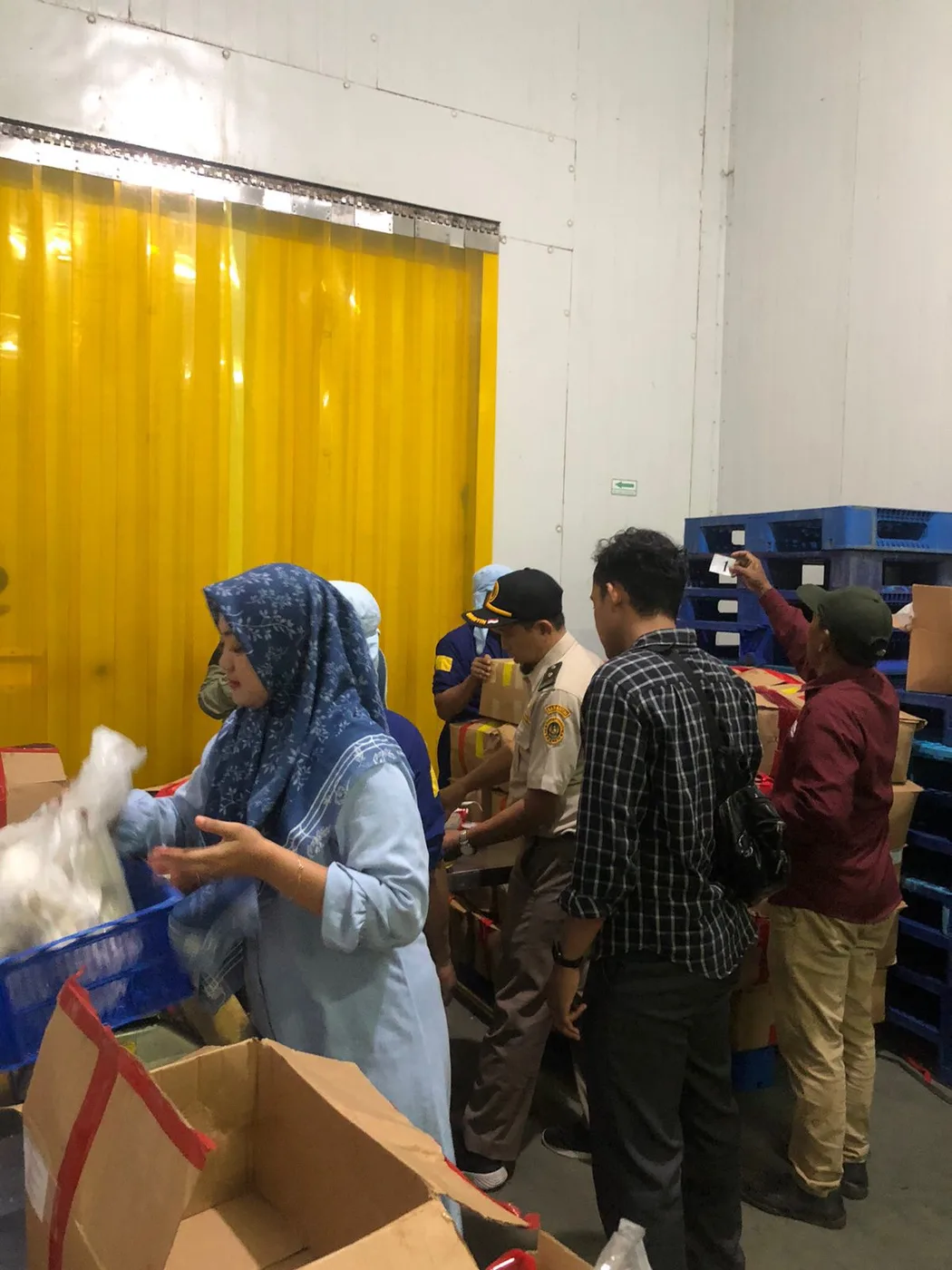 Product quarantine inspection at the cold storage entrance